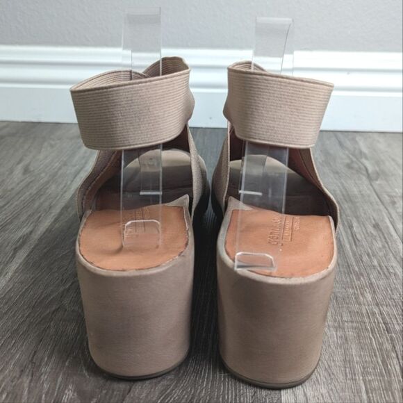 Gentle Souls Gianna taupe perforated leather bracelet wedge heel sandal 10 - Picture 4 of 8